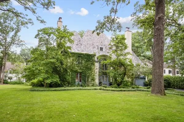 908 Elm Place, Glencoe, IL 60022