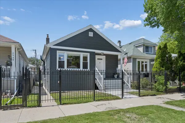 2952 N Mobile Avenue, Chicago, IL 60634