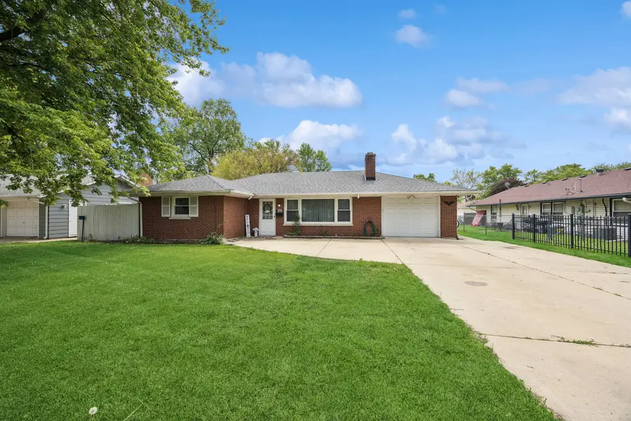 566 Michigan Avenue, Aurora, IL 60506 - #2