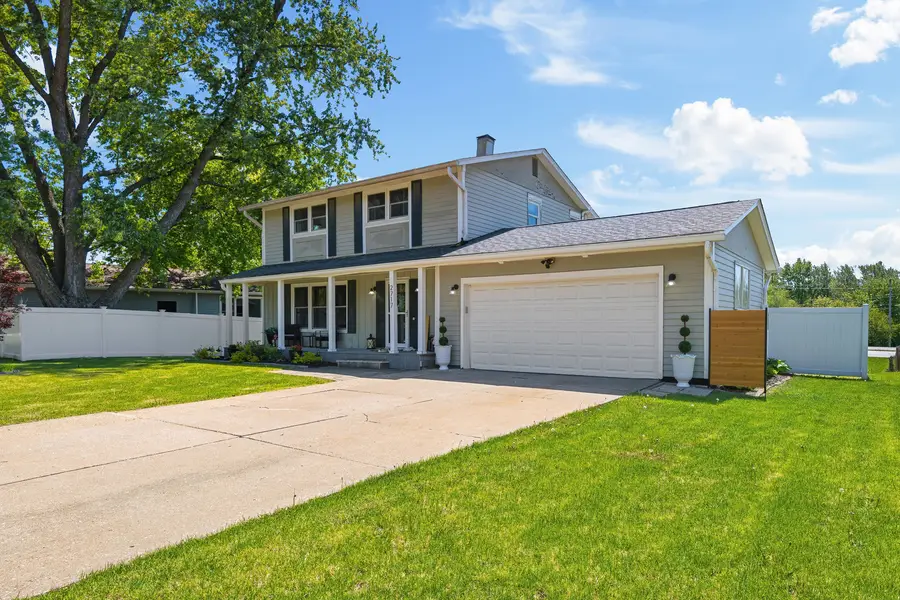 2717 E 37th Street, Davenport, IA 52807 - #3