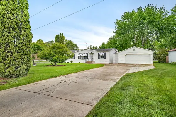 2910 E 11th Road, Ottawa, IL 61350