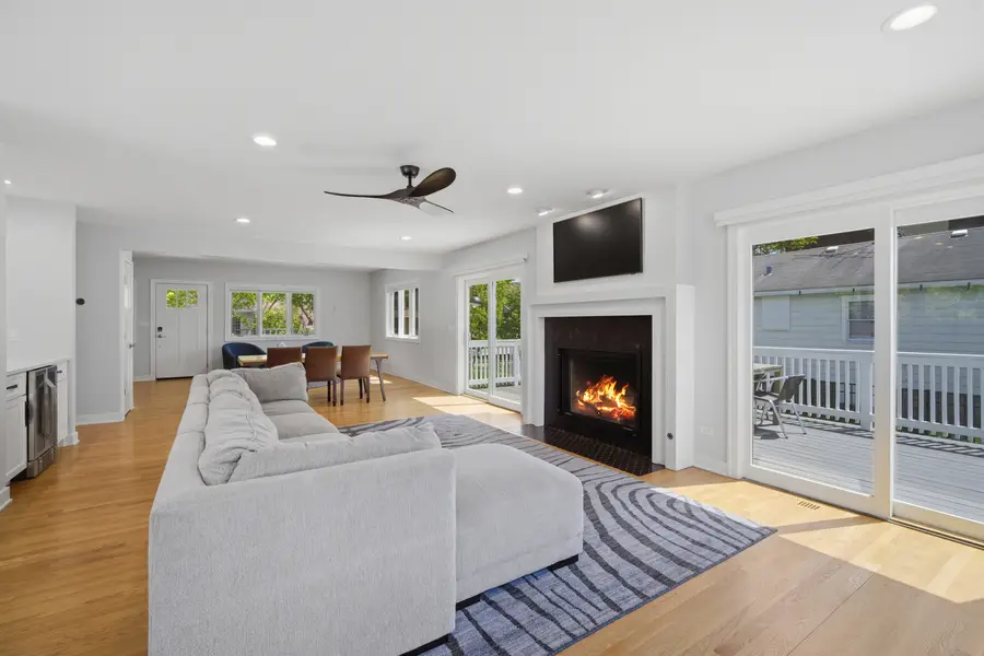 116 N Pine Avenue, Arlington Heights, IL 60004 - #3