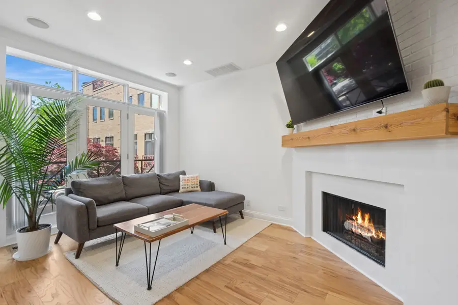 1350 W Byron Street #7, Chicago, IL 60613 - #2