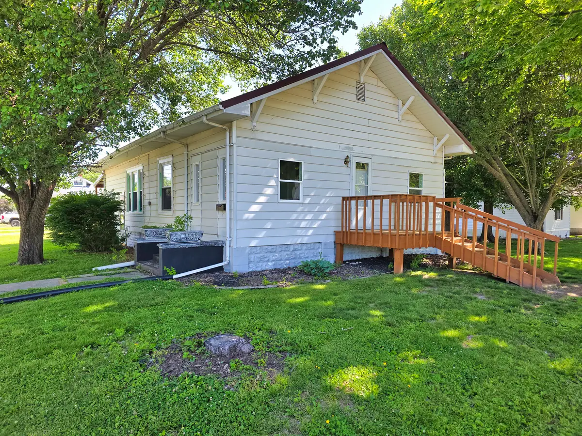 203 Fair Avenue, Flora, IL 62839 - #1