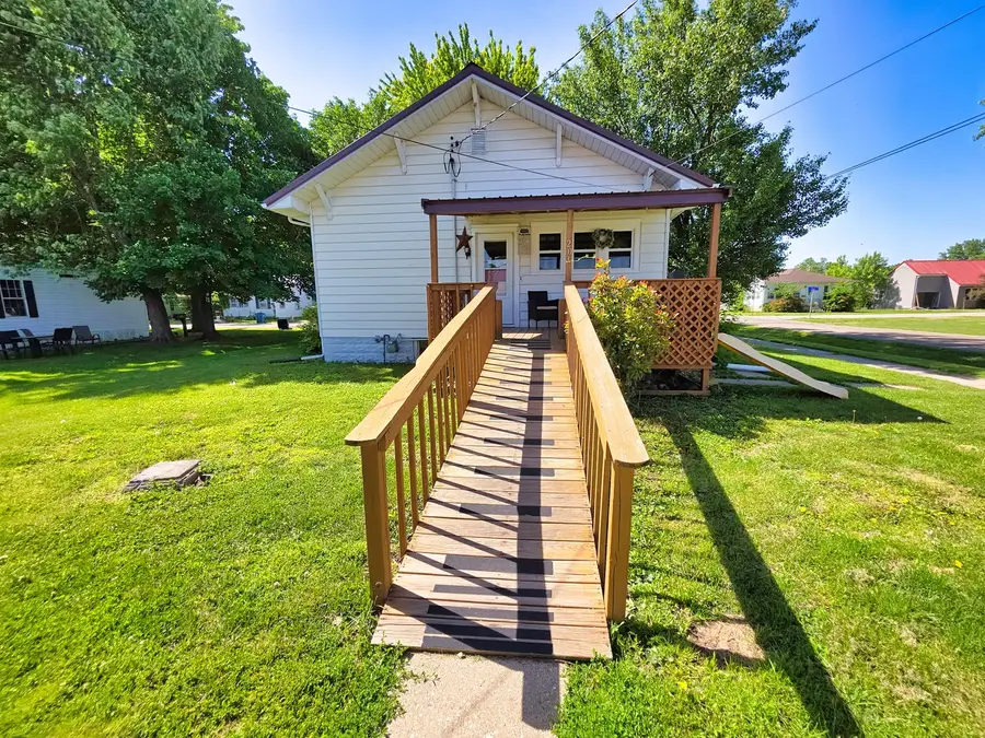 203 Fair Avenue, Flora, IL 62839 - #2