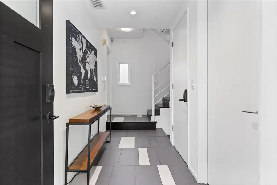 2002 W Ohio Street, Chicago, IL 60612 - #3