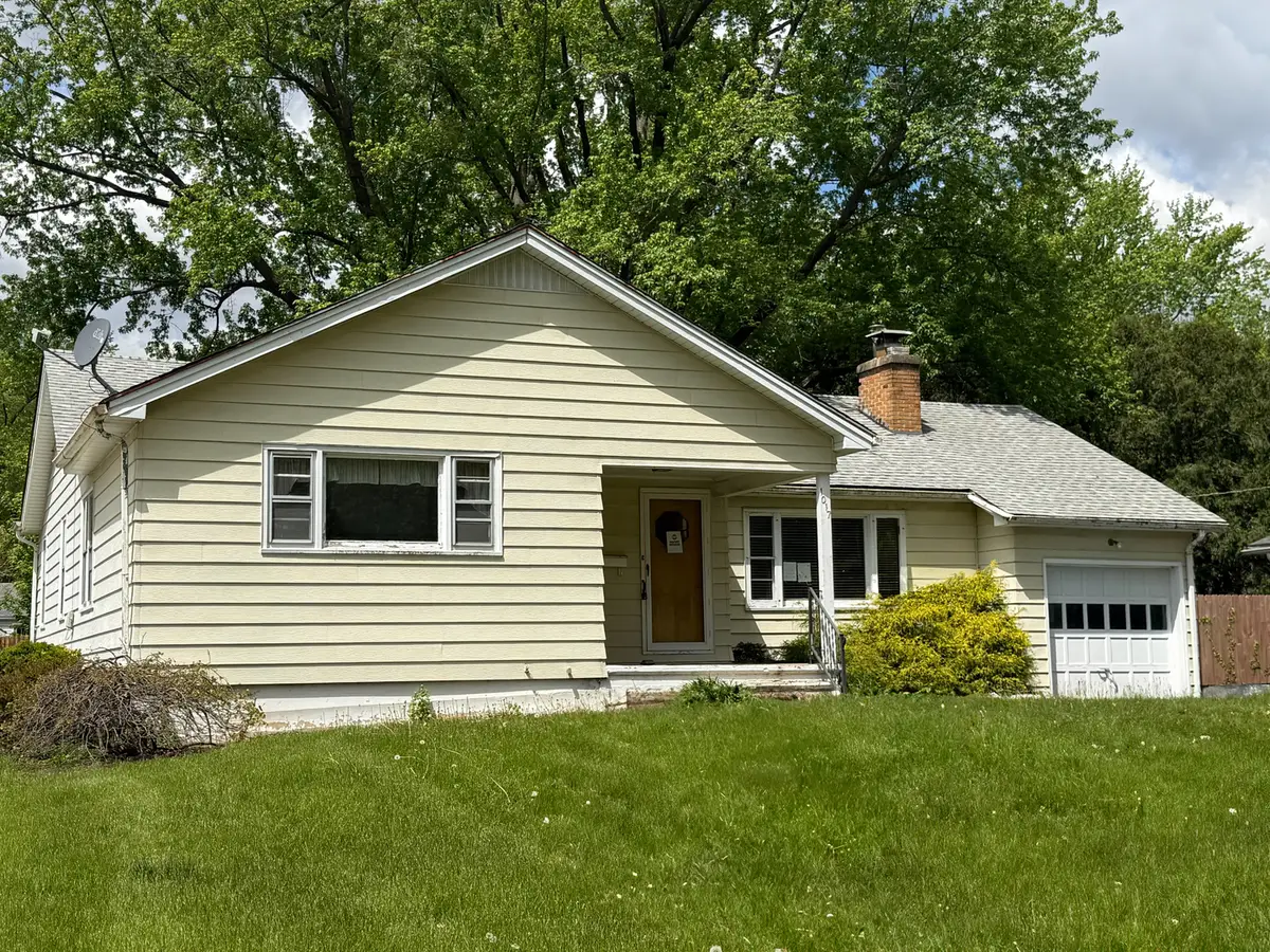 1017 Mary Avenue, Dixon, IL 61021 - #1