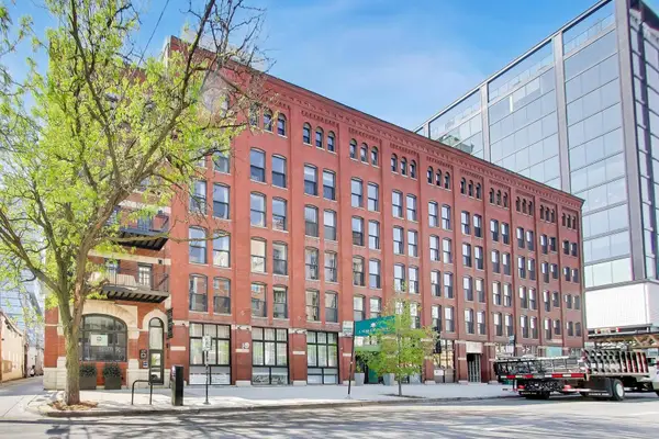 225 W Huron Street #305, Chicago, IL 60654