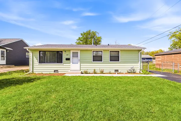 58 Golfview Lane, Carpentersville, IL 60110