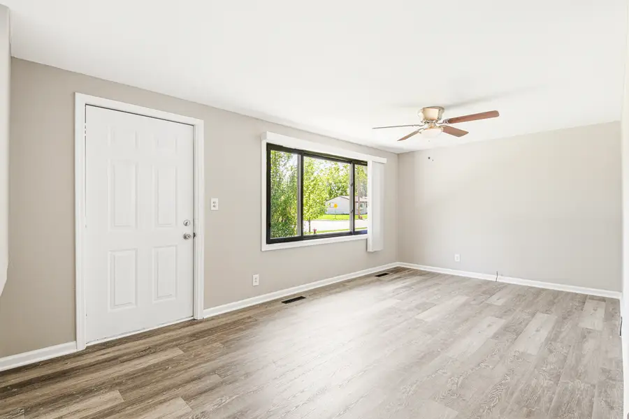 58 Golfview Lane, Carpentersville, IL 60110 - #3