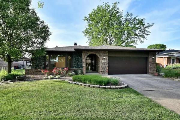 3100 Grandview Place, Darien, IL 60561