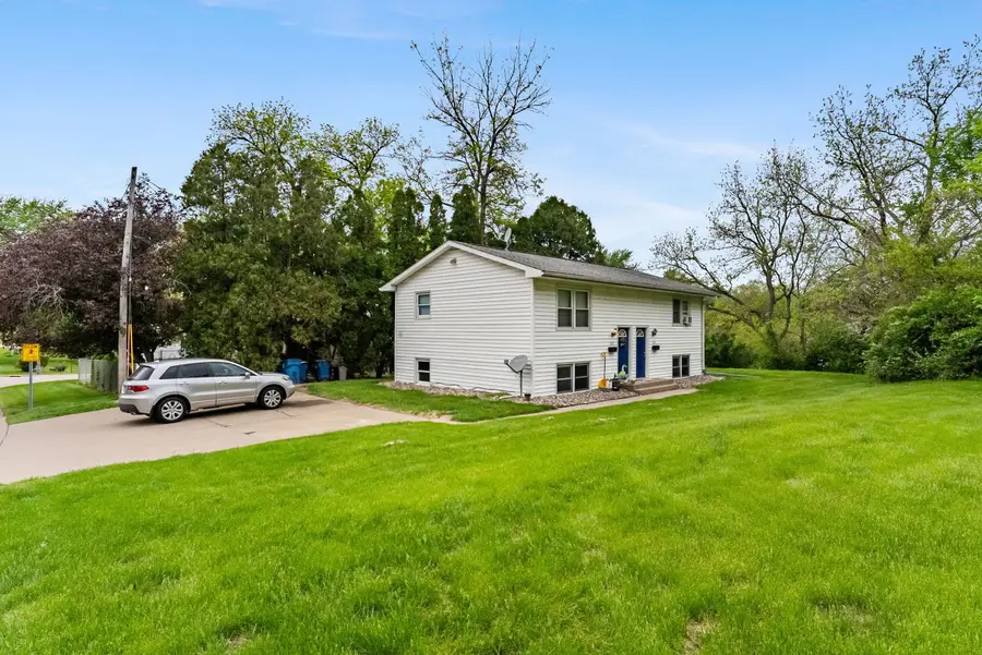 1109 8th Avenue, Silvis, IL 61282 - #2