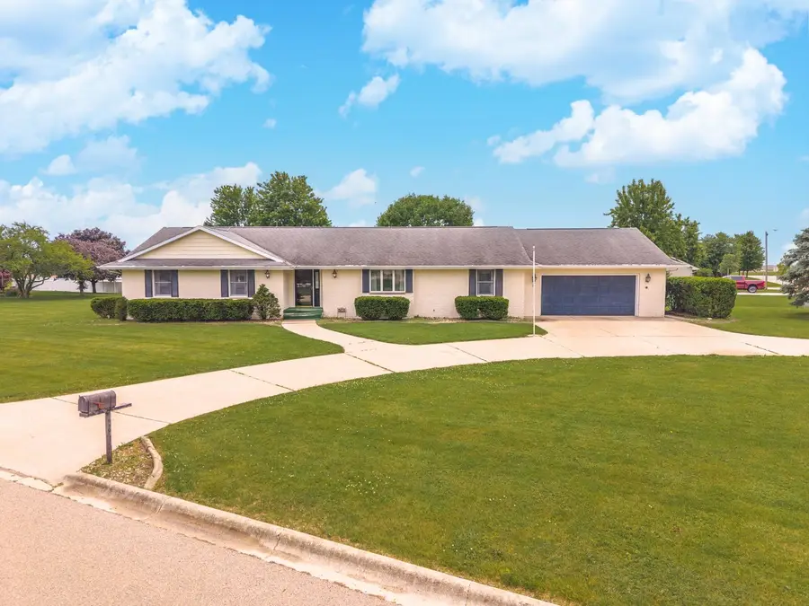 301 Scott Drive, Dwight, IL 60420 - #3