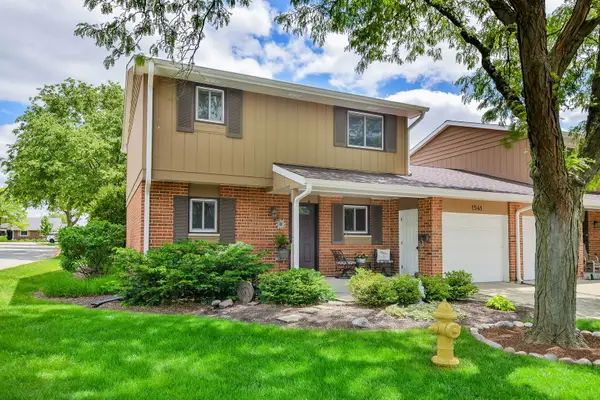 1541 Brittany Court, Wheaton, IL 60189