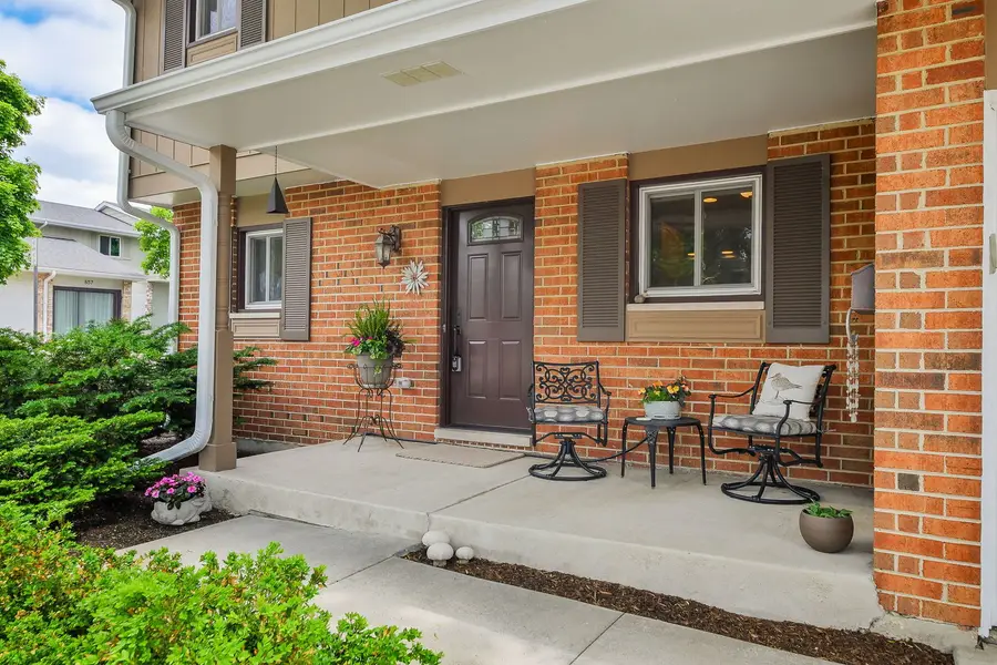 1541 Brittany Court, Wheaton, IL 60189 - #2