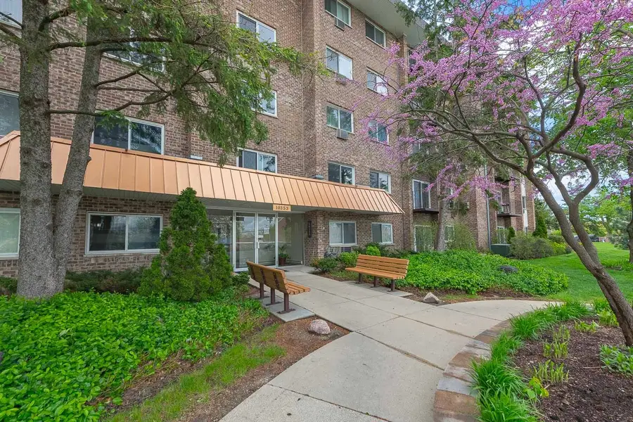 10353 Dearlove Road #3A, Glenview, IL 60025 - #2