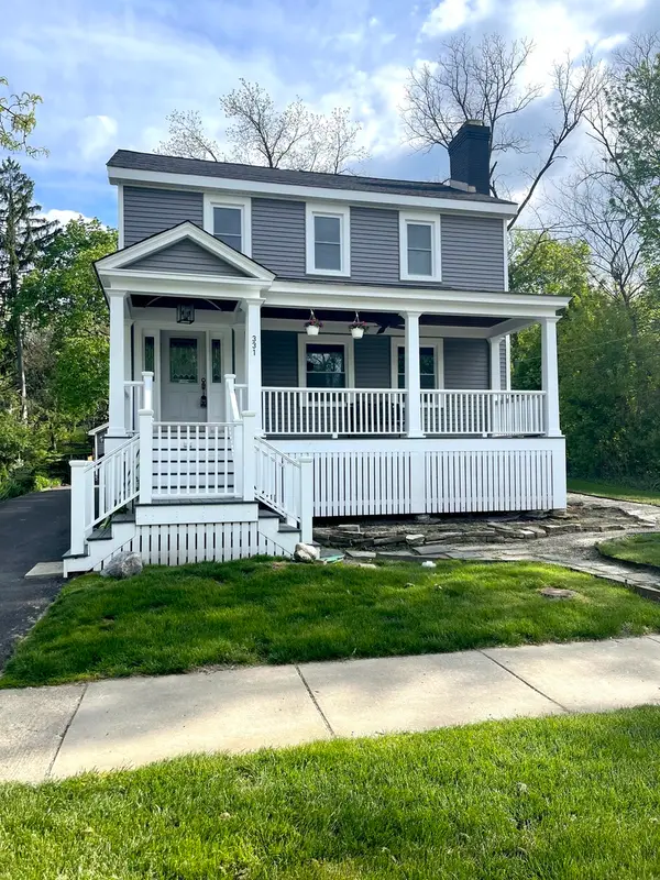 331 E Russell Street, Barrington, IL 60010