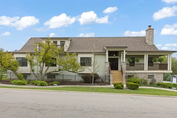35 S Wilmette Avenue, Westmont, IL 60559