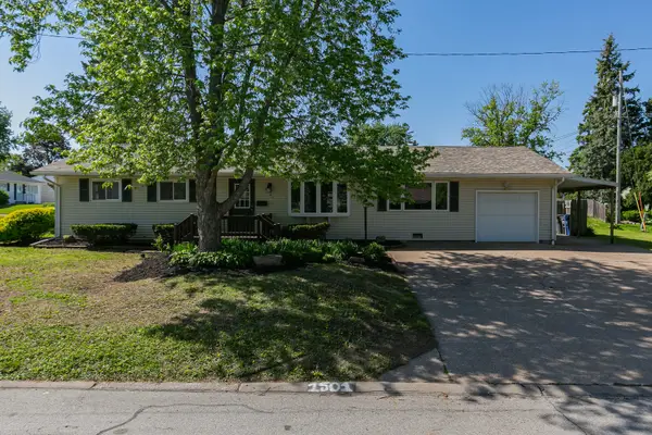 1501 Cherry Hills Road, Bettendorf, IA 52722
