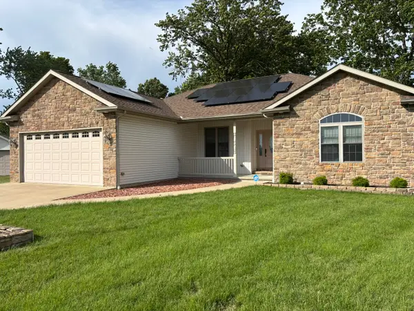 2004 Arthur Court, Carterville, IL 62918