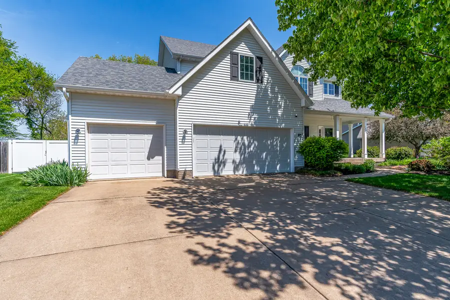 1099 Bridgeview Place, Le Claire, IA 52753 - #2