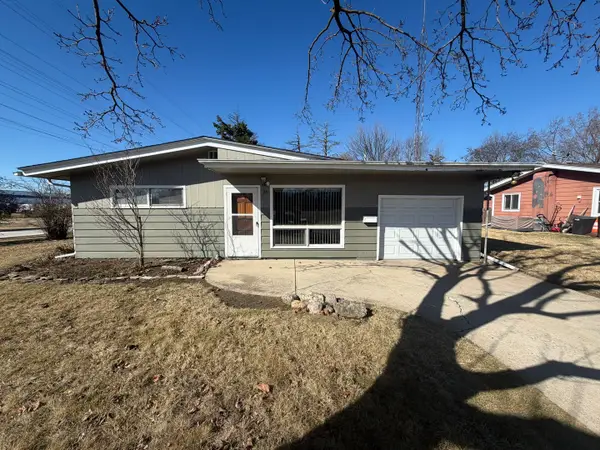 28 S Willow Way, North Aurora, IL 60542