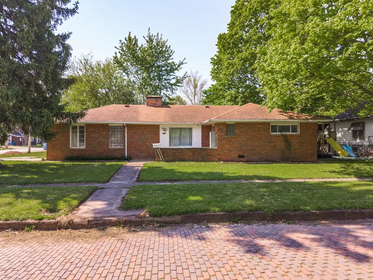 428 E Timber Street, Pontiac, IL 61764 - #1