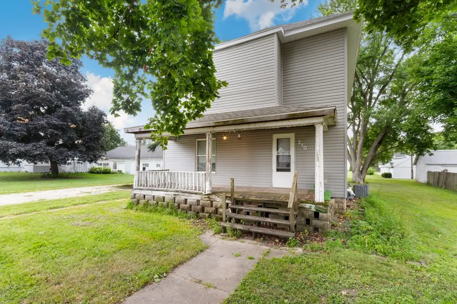 210 N Main Street, Tampico, IL 61283 - #2
