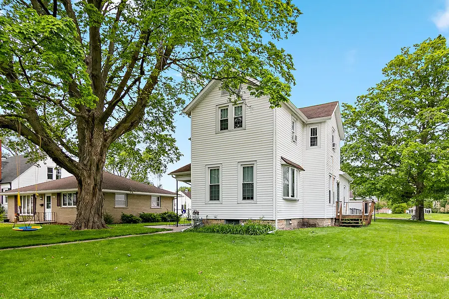 1205 S 7th Avenue, Kankakee, IL 60901 - #2