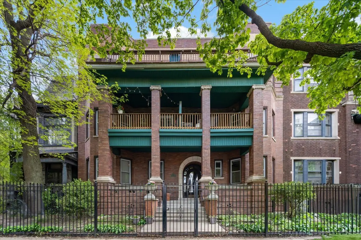839 W Lakeside Place #1W, Chicago, IL 60640 - #1