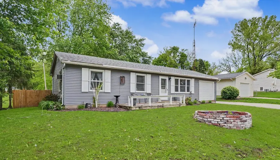 205 N Jefferson Street, Mahomet, IL 61853 - #2