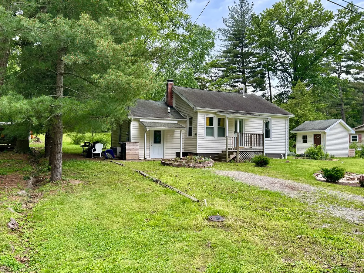 1211 W Short Drive W, Carbondale, IL 62901 - #1