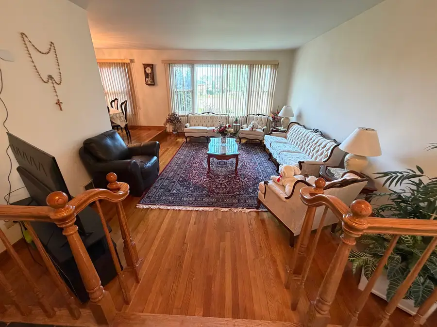 7150 N Crawford Avenue, Lincolnwood, IL 60712 - #3