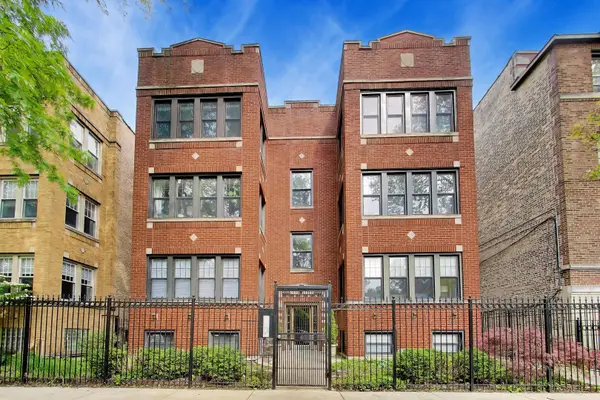7311 N Honore Street #2, Chicago, IL 60626