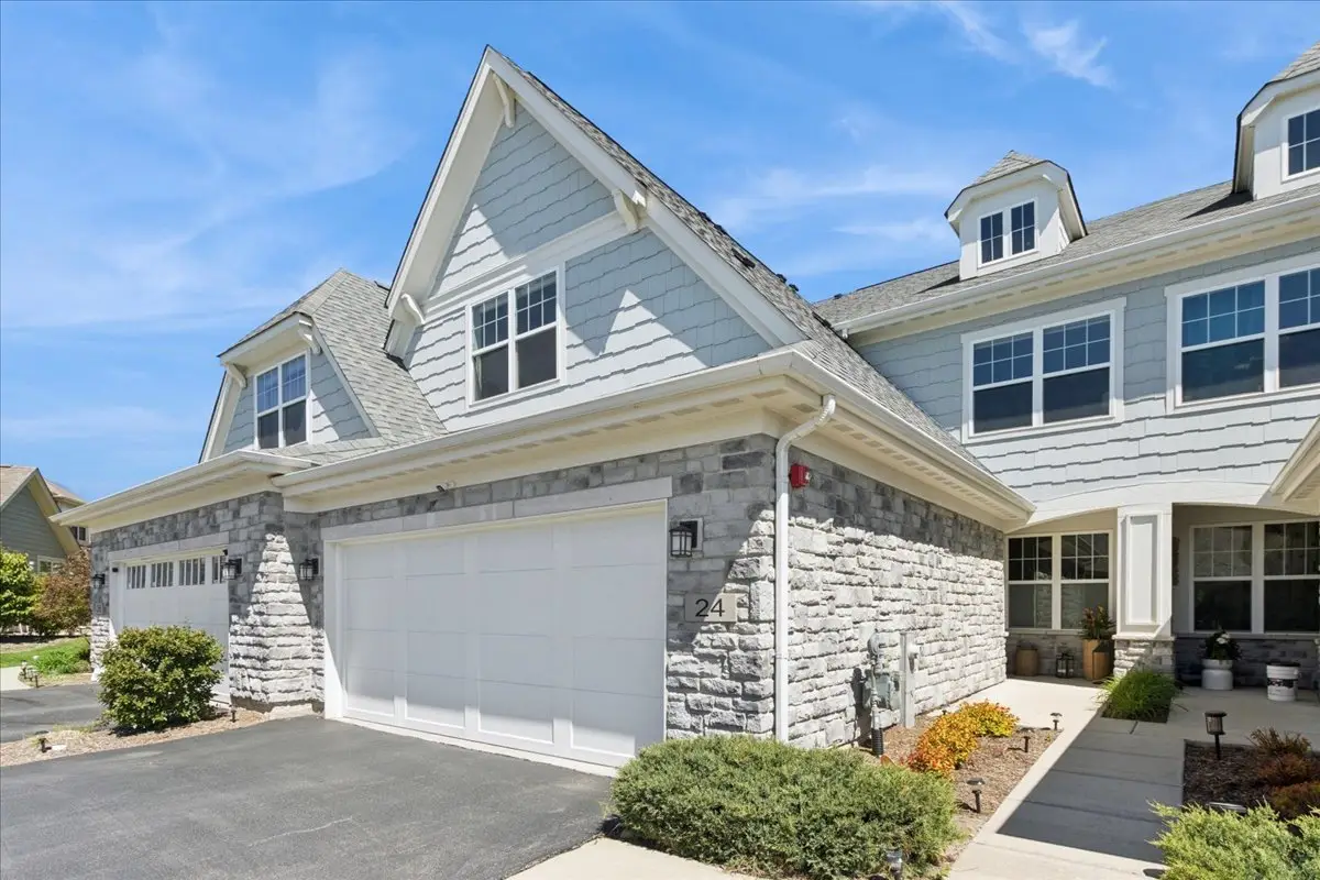 24 Woodland Trail, Lincolnshire, IL 60069 - #1