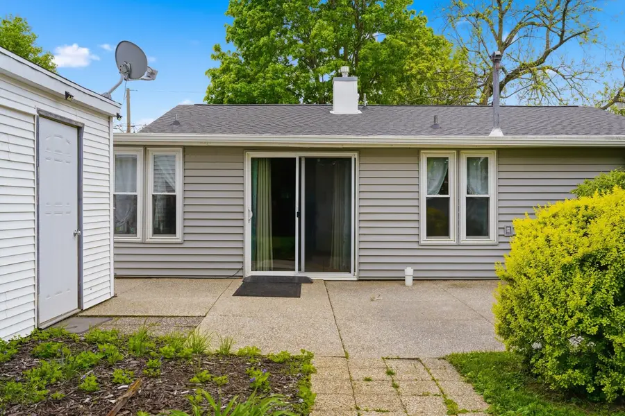 1435 Lanewood Drive, Dixon, IL 61021 - #3