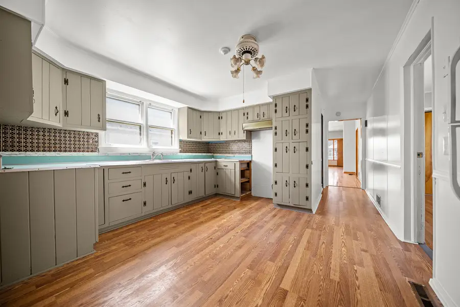 10441 S Avenue H Avenue, Chicago, IL 60617 - #3