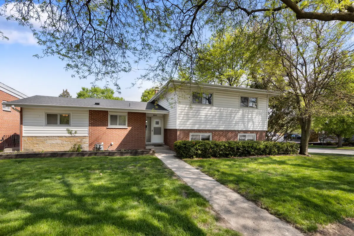 8901 Niles Center Road, Skokie, IL 60076 - #1