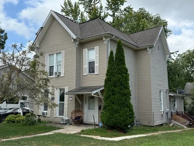 810 W Market Street, Bloomington, IL 61701 - #1