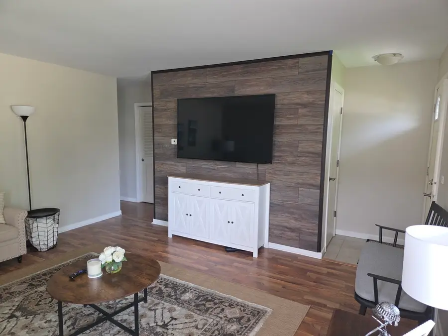 651 W Wrightwood Avenue, Addison, IL 60101 - #2