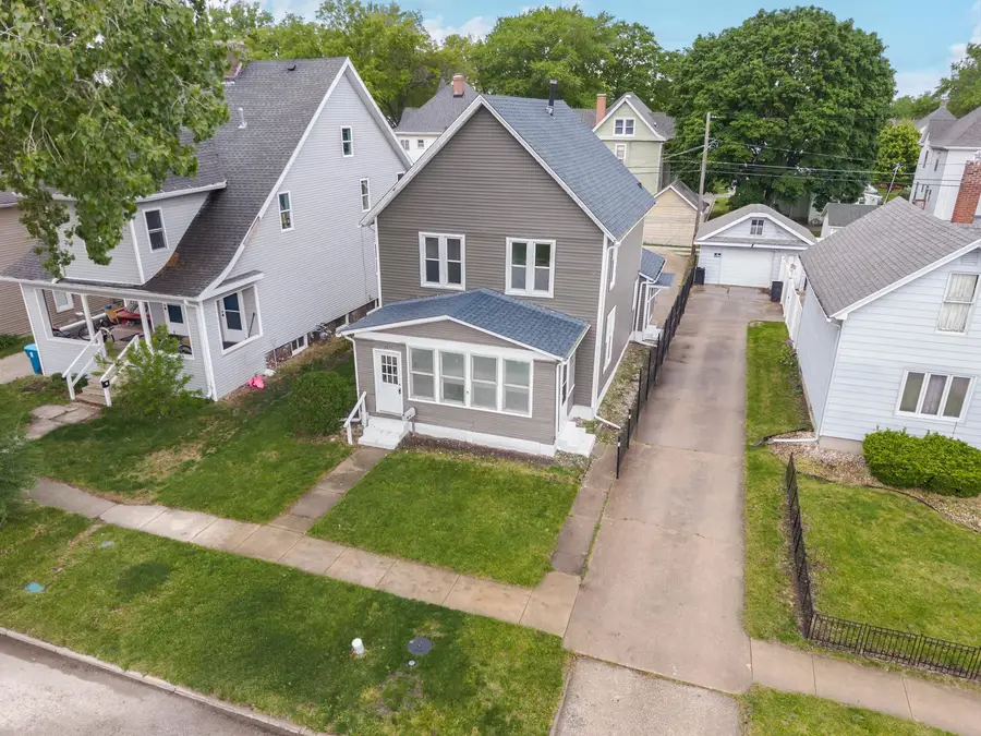 609 E Water Street, Pontiac, IL 61764 - #2