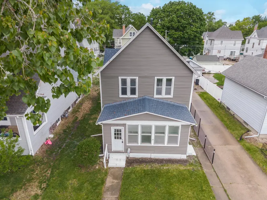 609 E Water Street, Pontiac, IL 61764 - #3