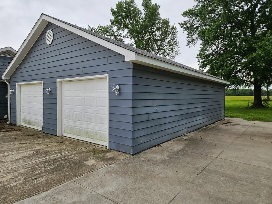 418 S 1st Street, Clay City, IL 62824 - #2