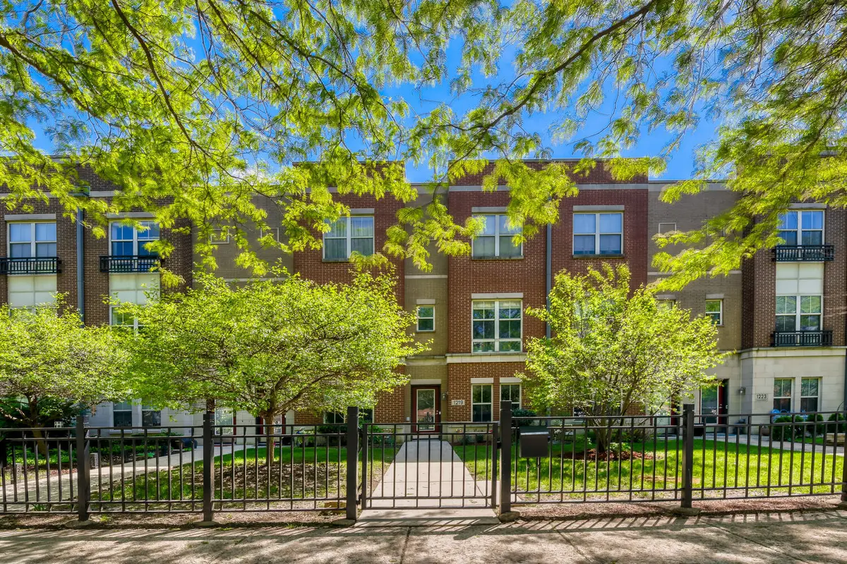 1219 W Grenshaw Street, Chicago, IL 60607 - #1