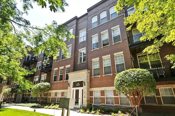 301 W Scott Street #204, Chicago, IL 60610