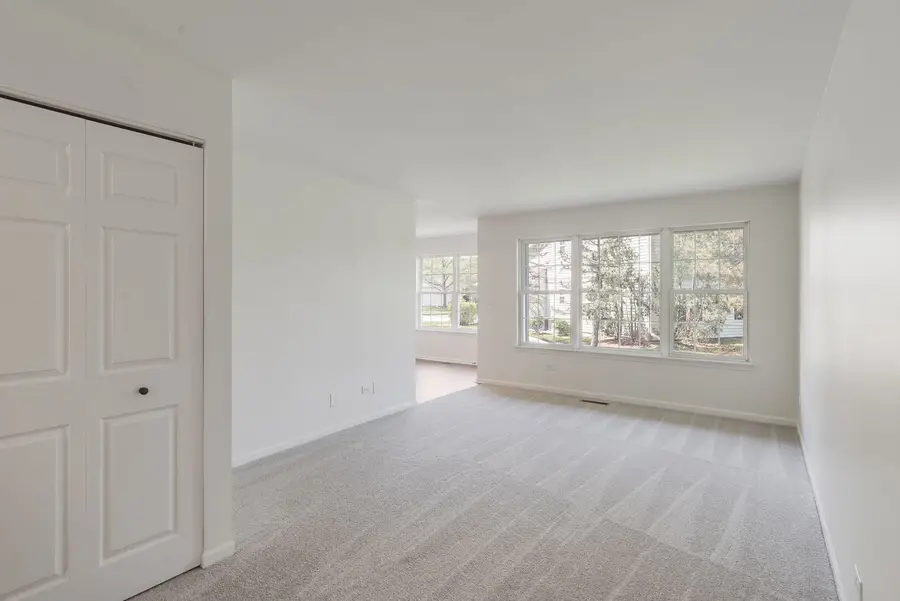 1129 N Red Oak Circle #2, Round Lake Beach, IL 60073 - #3