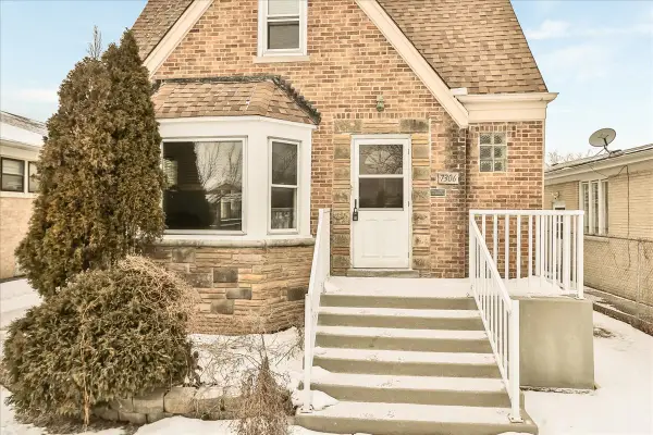 7306 W Olive Avenue, Chicago, IL 60631