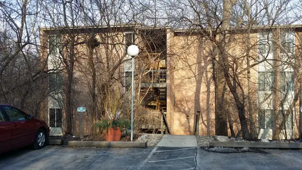 6010 Forest View Road #1B, Lisle, IL 60532