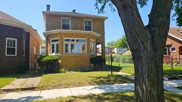7718 S Bennett Avenue, Chicago, IL 60649