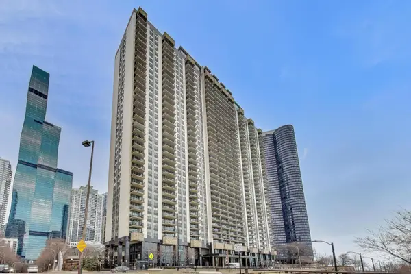400 E Randolph Street #1727, Chicago, IL 60601